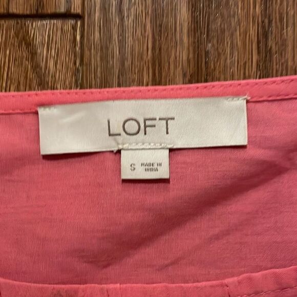 Loft coral eyelet peplum blouse size small - Picture 5 of 7
